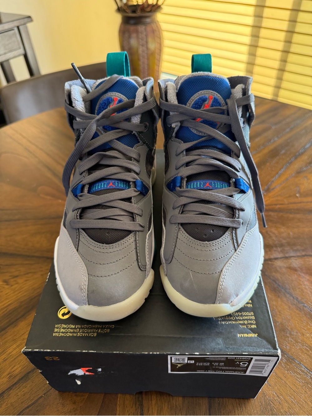 Jordan Jumpman Two Trey (GS) - Size 5Y - DQ8431-005